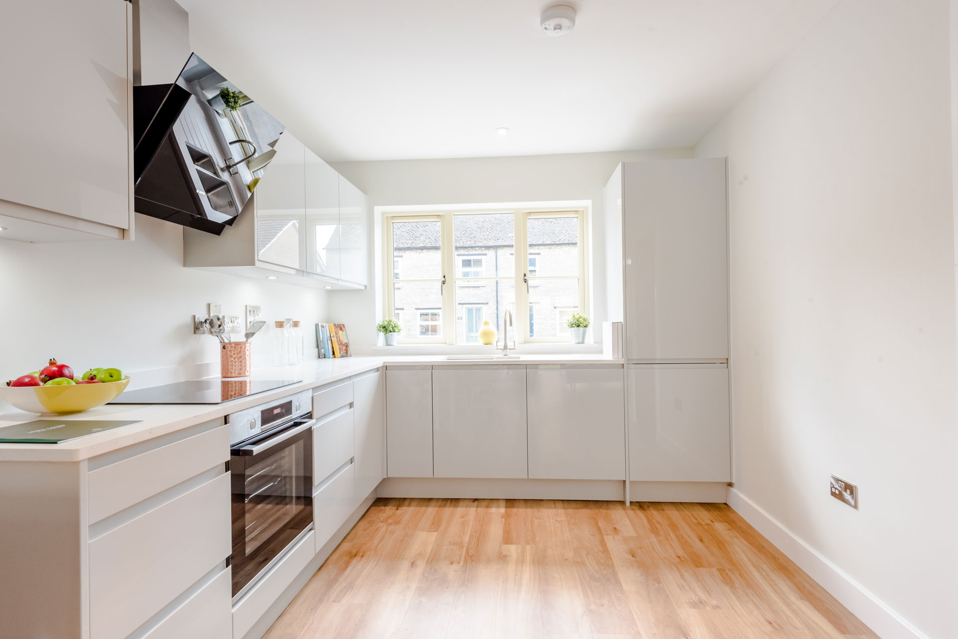 handleless-white-kitchen-contemporary-Copy(3).jpg