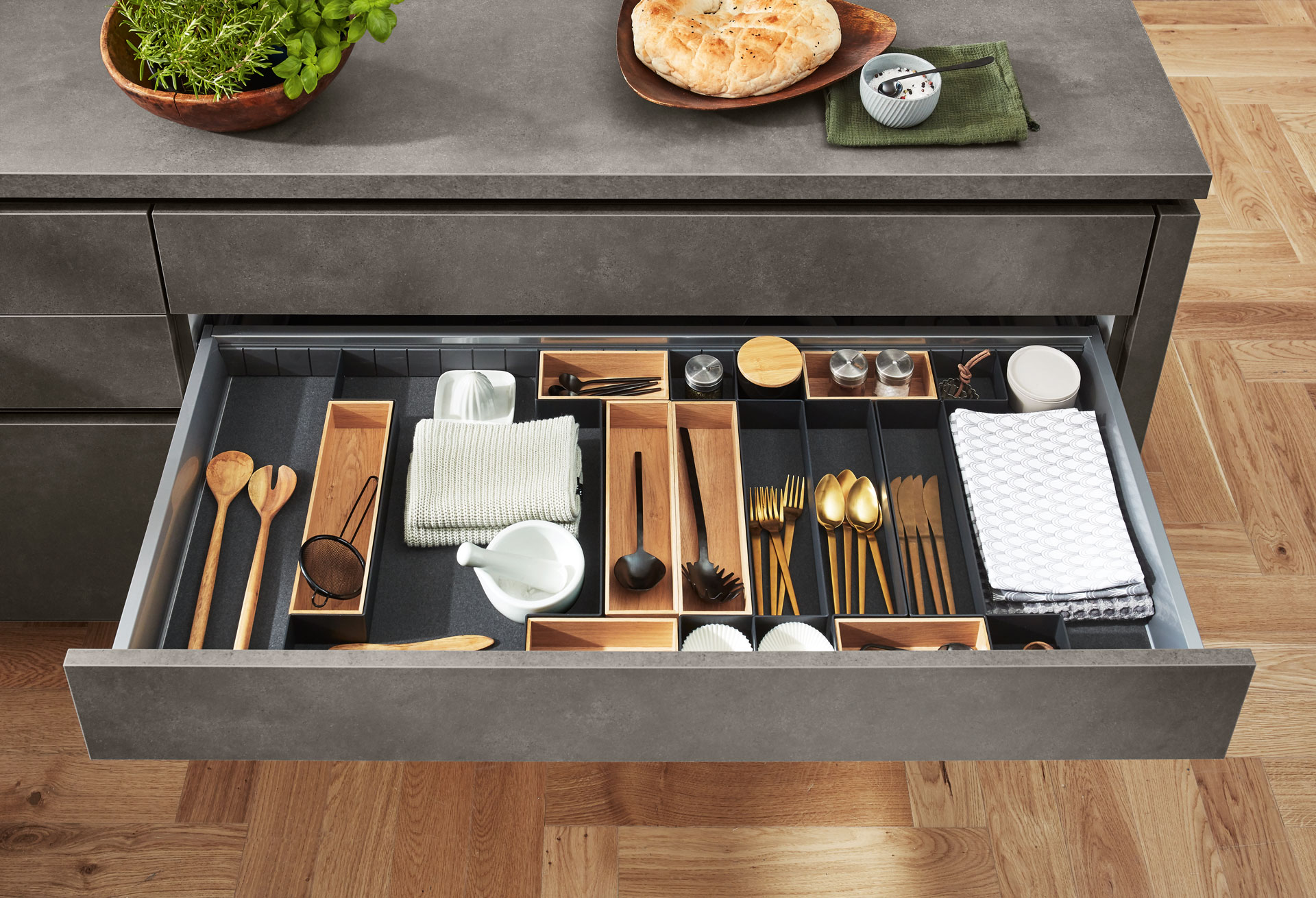 kitchen-cutlery-tray-drawer-Copy(1).jpg