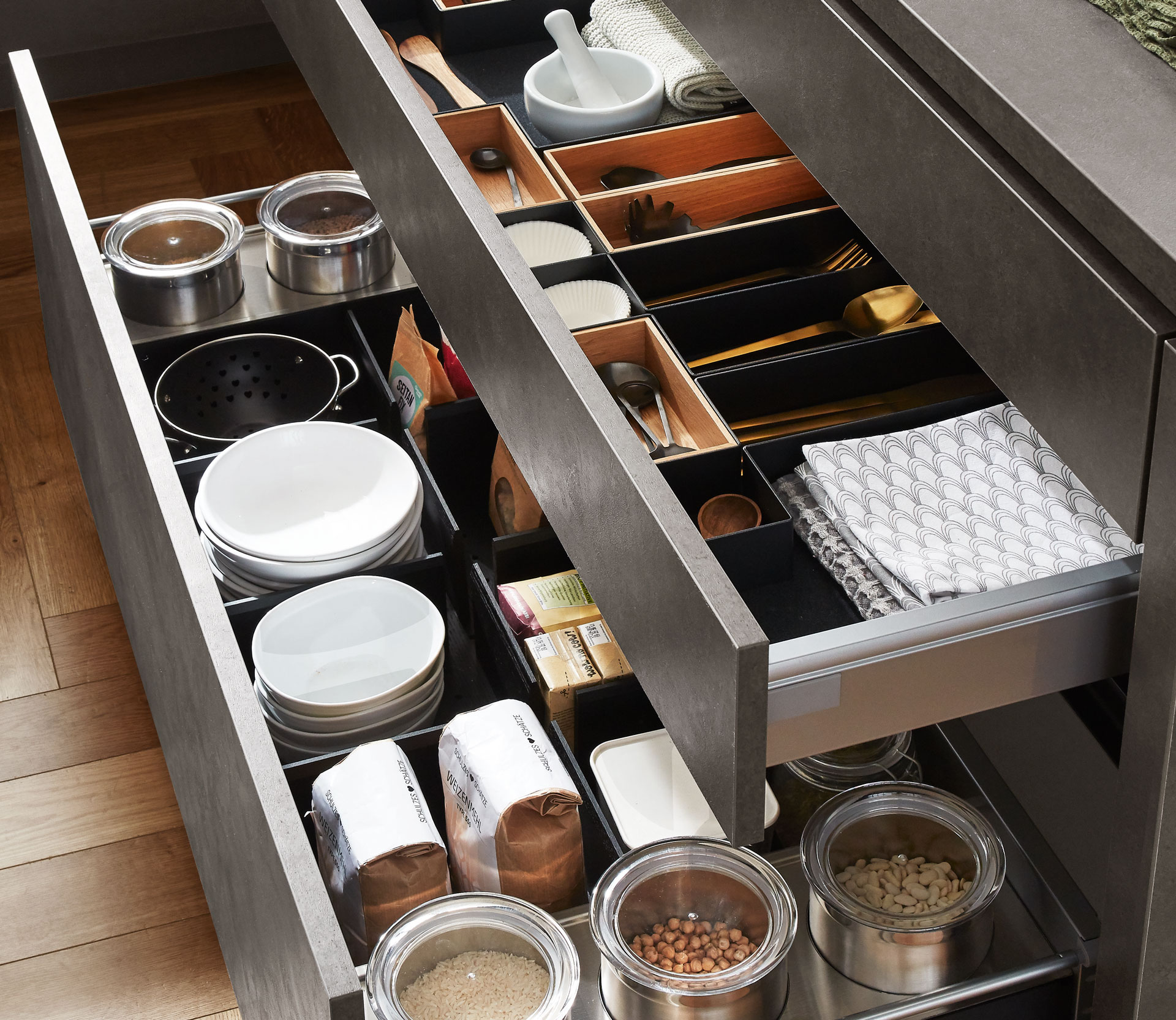 kitchen-storage-drawers-Copy(1).jpg