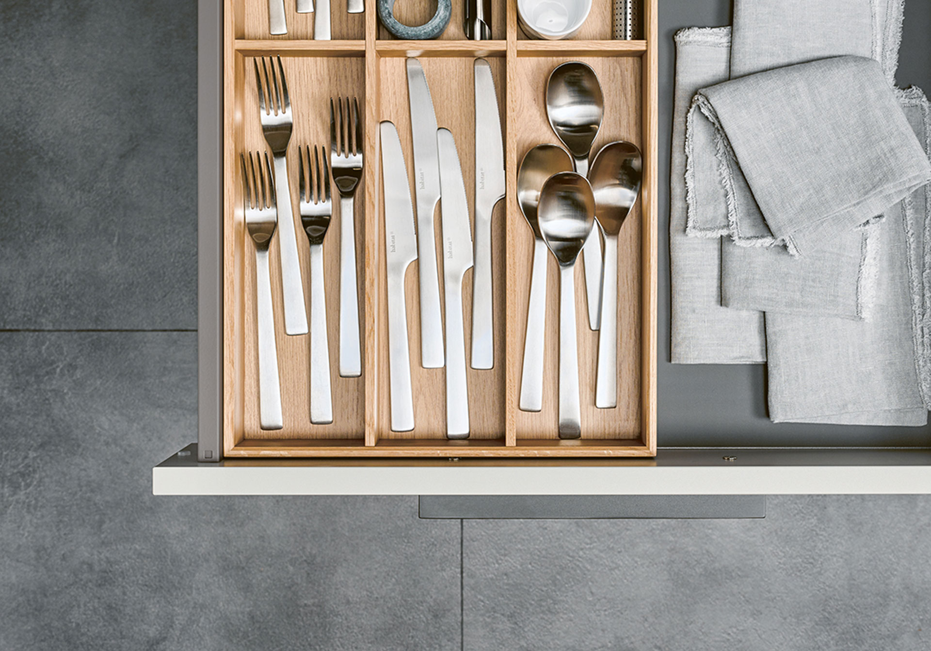 schuller-cutlery-tray-wood-Copy(3).jpg